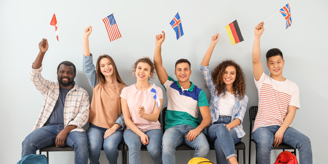 භාෂා දැනුම තවත් වැඩිකරගන්න ඩීපී එඩියුකේශන් Language School එකට එන්න!